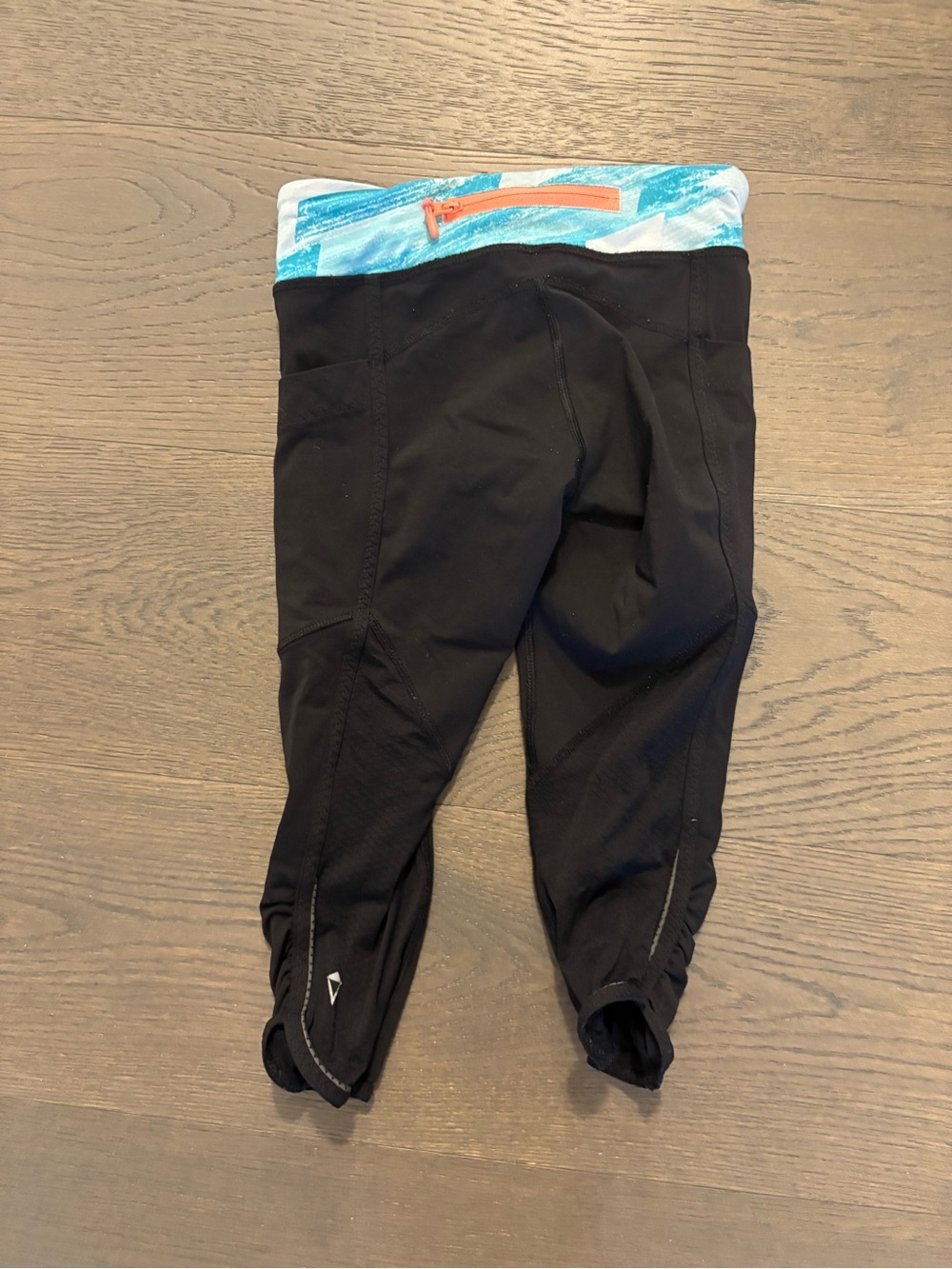 Ivivva by Lululemon black girls crops sz 7 EUC